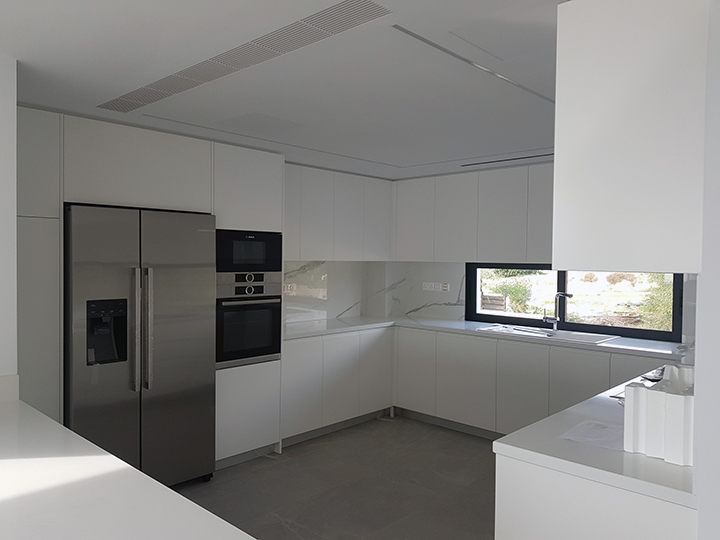 180 Residence - Flat 11 Kitchen 